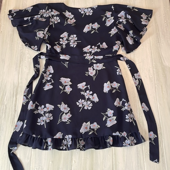 JACK BY BB DAKOTA Let’s Wrap Sapphire Blue Floral Short Sleeve Dress Size Large - Picture 10 of 16